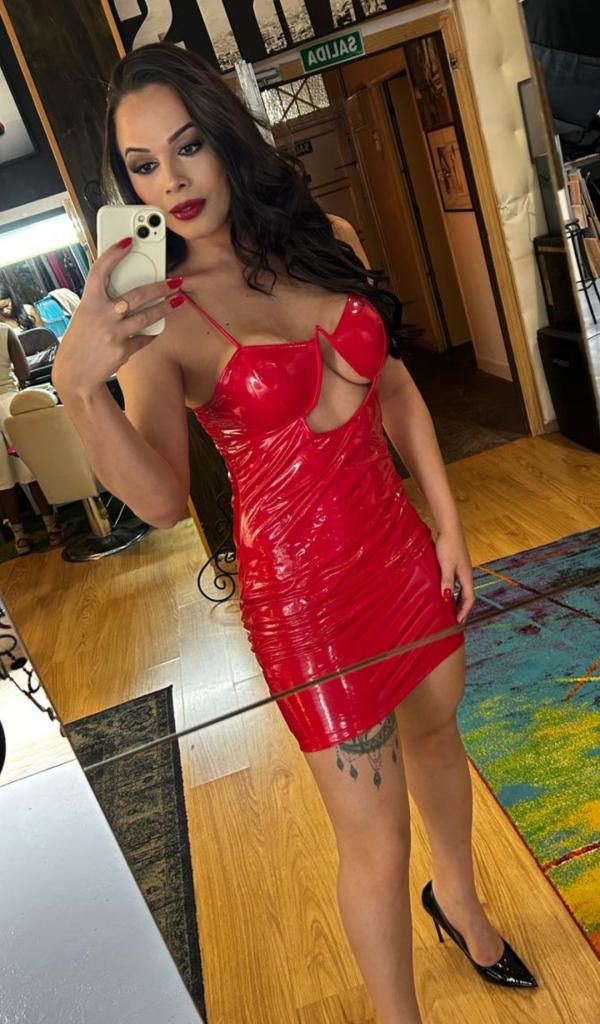 678735443: Transexual en Barcelona