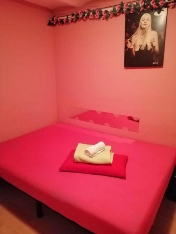 695486874: Chica busca chico en Barcelona