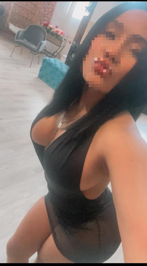 613577364: Chica busca chico en Granada