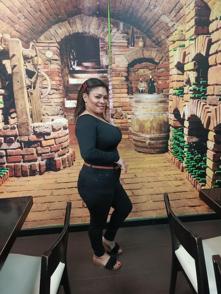 664061488: Chica busca chico en Pontevedra