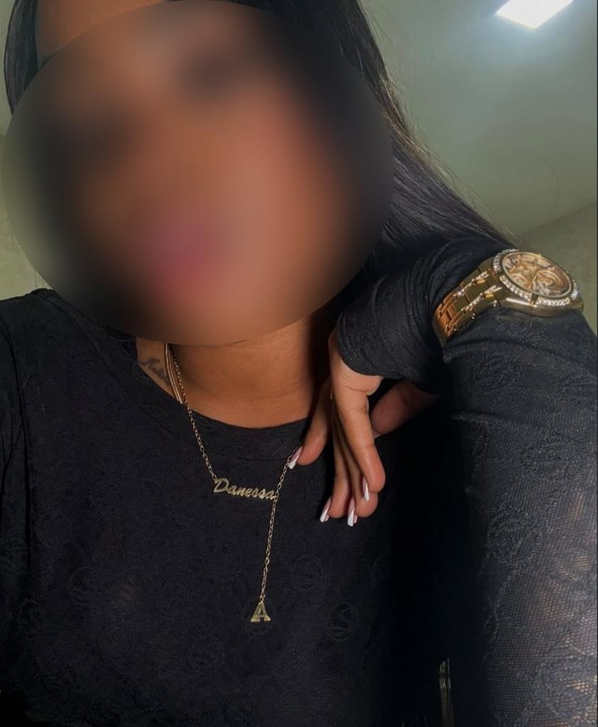 613960349: Chica busca chico en Cádiz