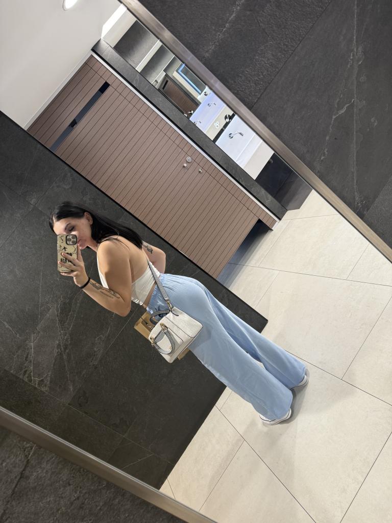 642338446: Chica busca chico en Málaga