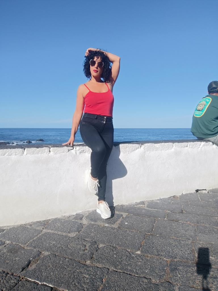 Chica busca chico en Tenerife: 