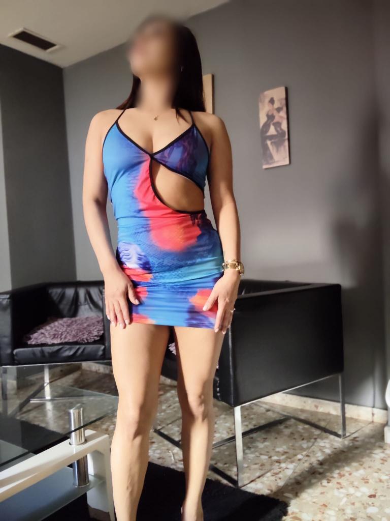 610876029: Chica busca chico en Almería