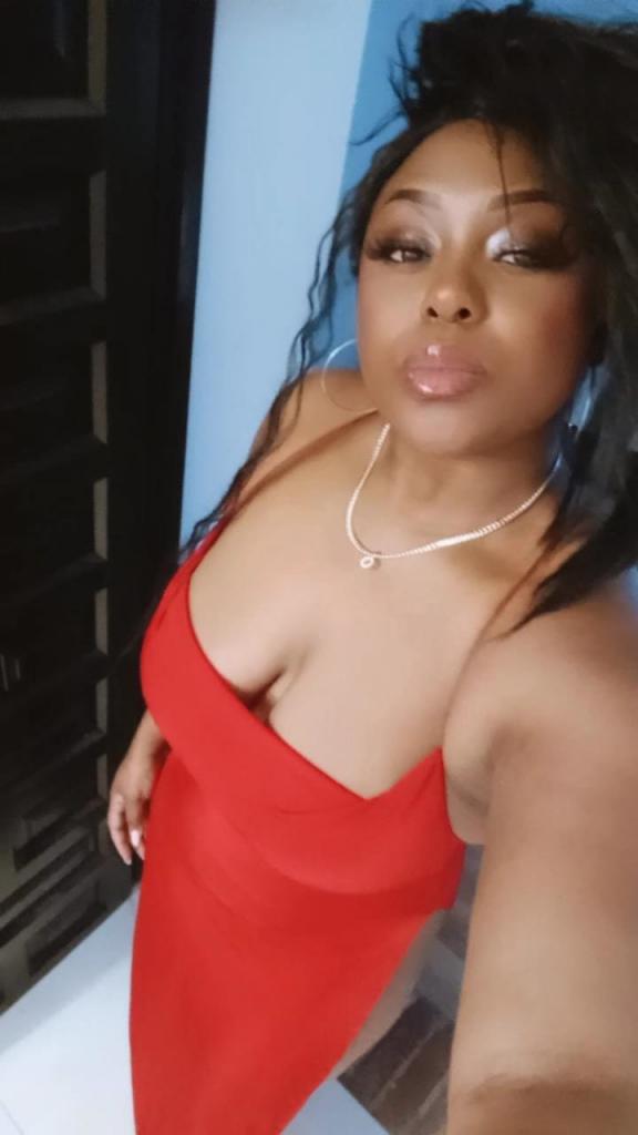 604318928: Chica busca chico en Málaga