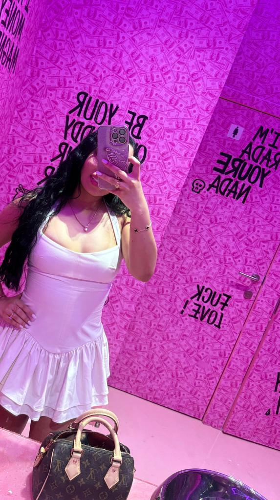 Chica busca chico en Barcelona: 