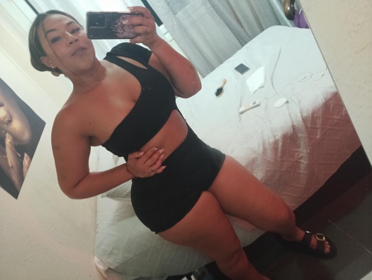 672536385: Chica busca chico en Tarragona
