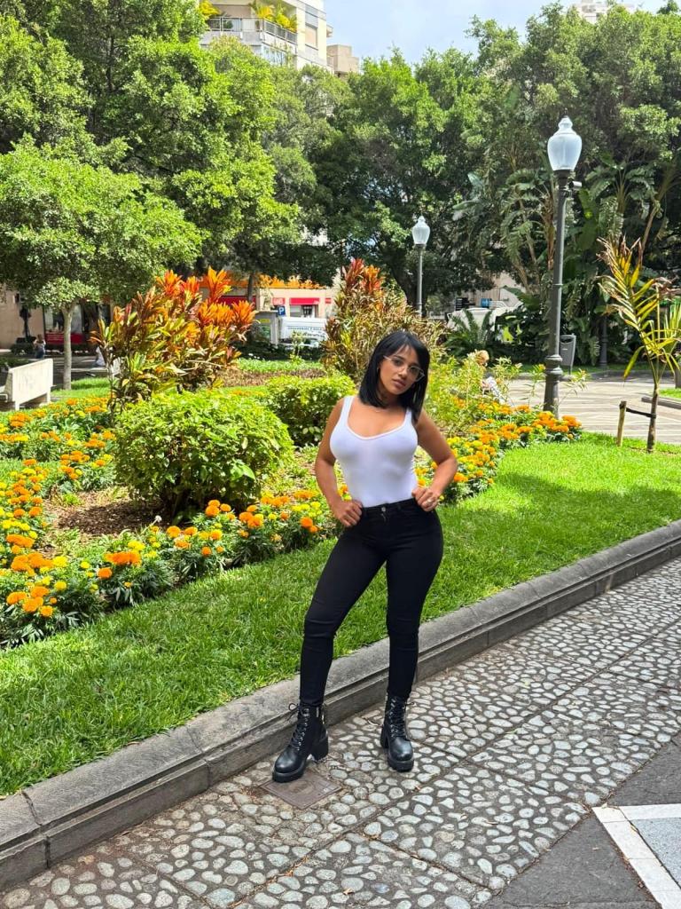 Chica busca chico en Tenerife: 