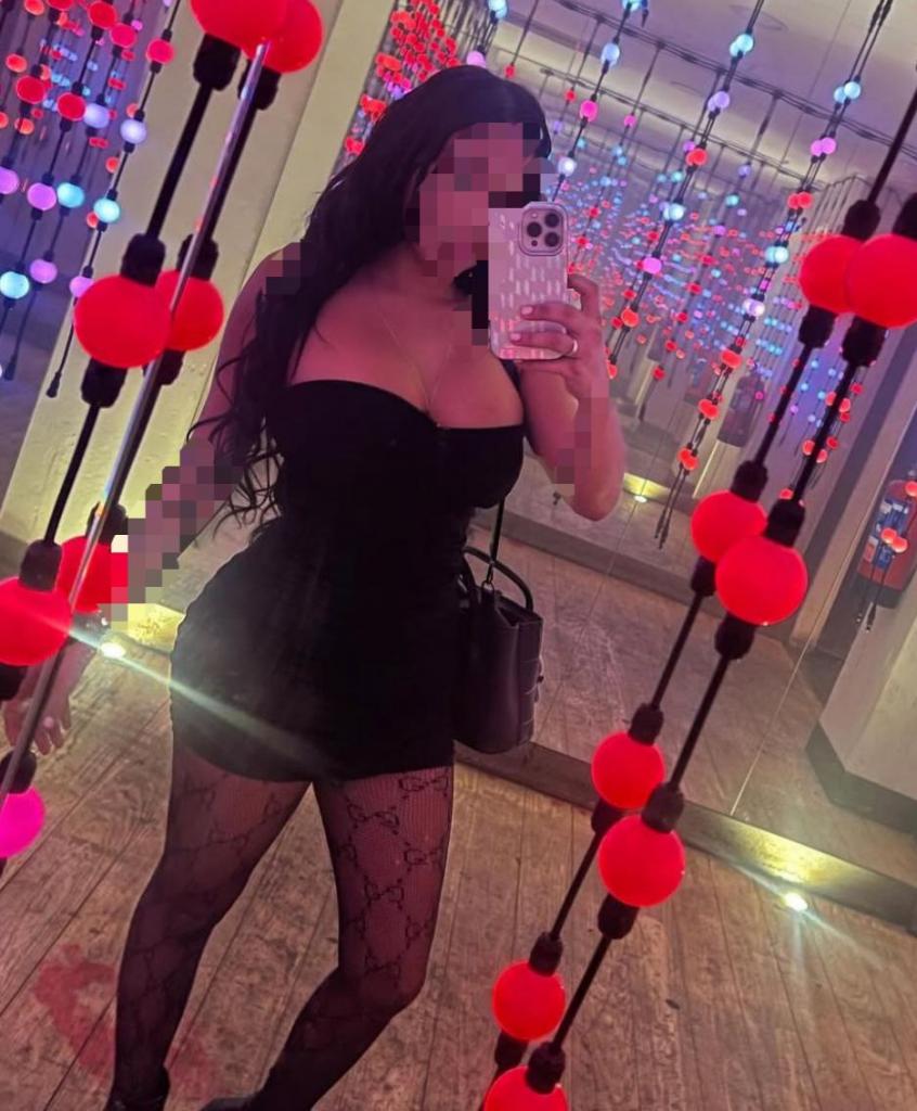 Chica busca chico en Almería: 