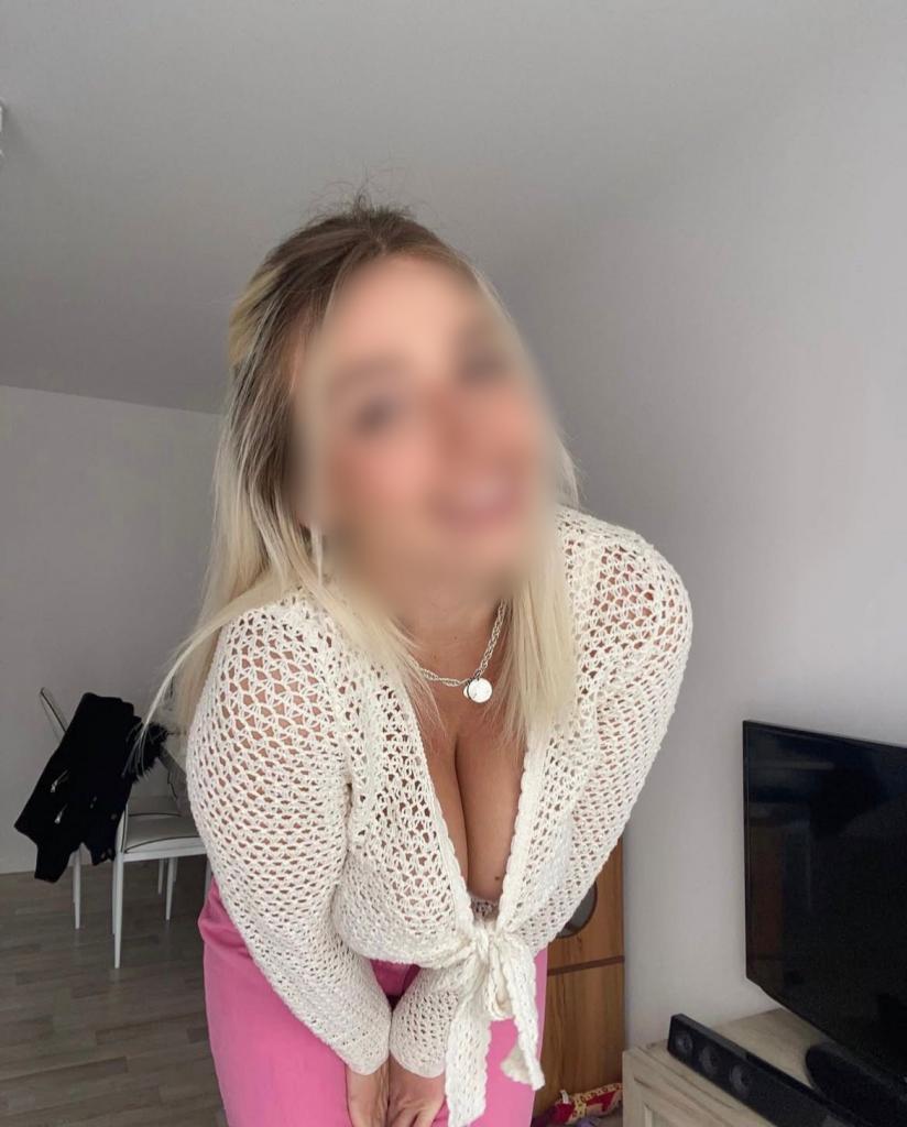 613800639: Chica busca chico en Lugo