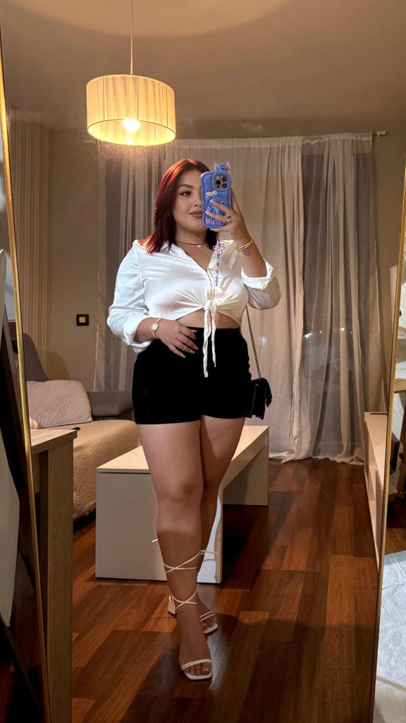 Chica busca chico en Cádiz: 