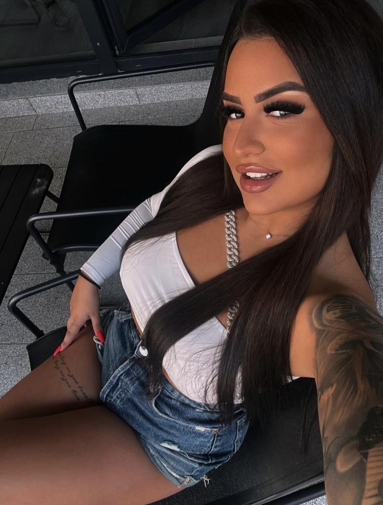643791869: Chica busca chico en Granada