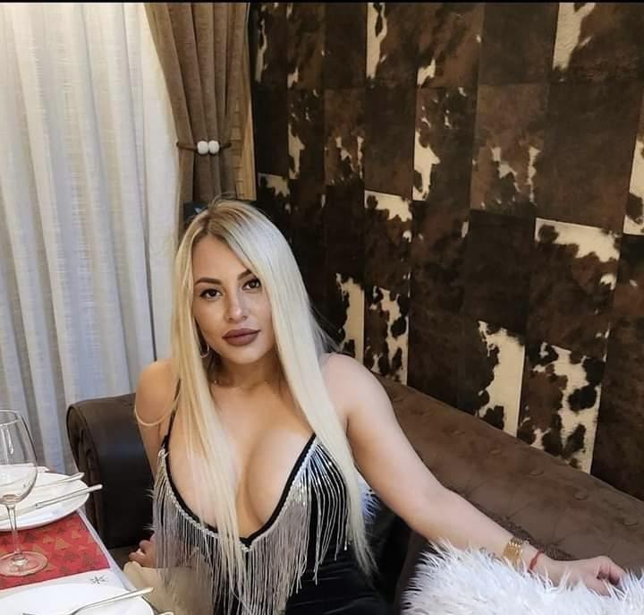 631890940: Chica busca chico en Pontevedra