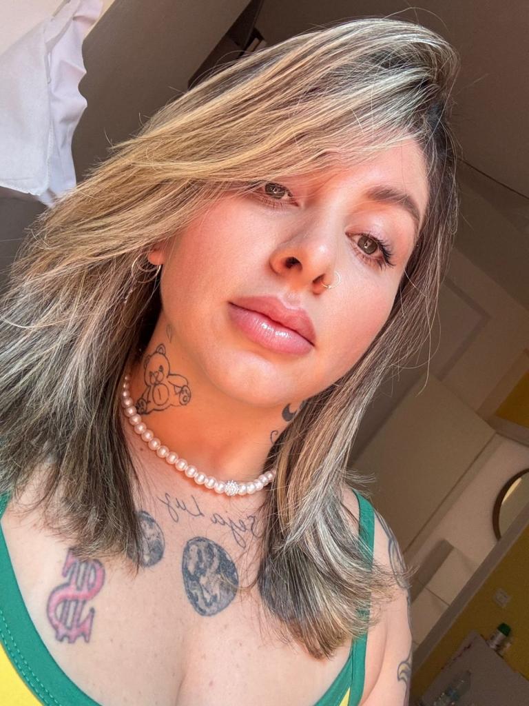 Chica busca chico en Gerona: Chica busca chico