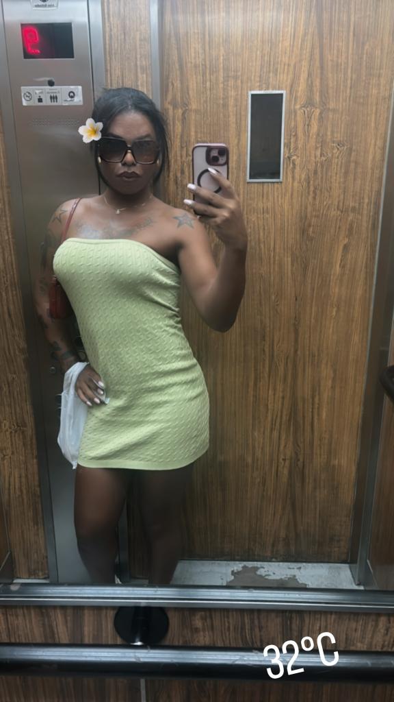 615808904: Travesti en Tarragona
