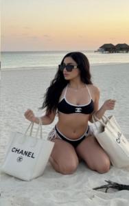 633376860: Chica busca chico en Ibiza