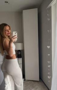 647208892: Chica busca chico en Barcelona