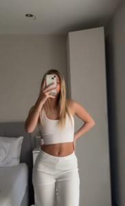 647208892: Chica busca chico en Barcelona