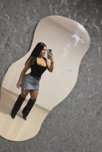 602551048: Chica busca chico en Ibiza