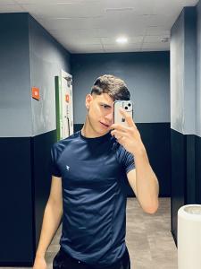 624931290: Chico busca chica en Valencia