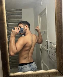 614546512: Chico busca chica en Málaga