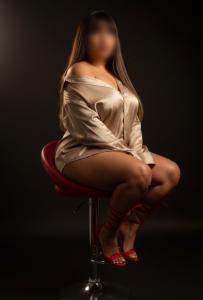 612415372: Chica busca chico en Barcelona