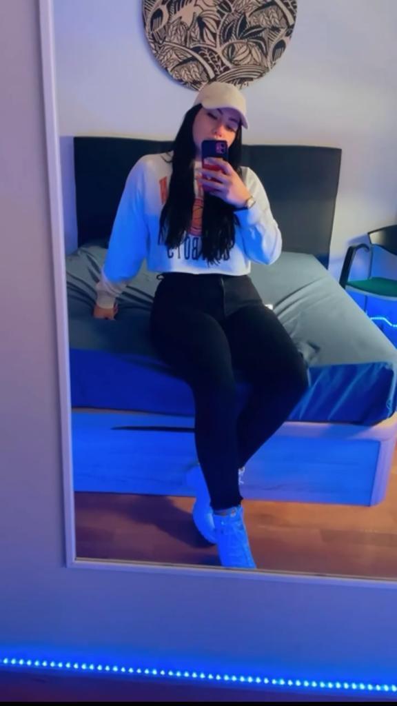 Chica busca chico en Cuenca: 