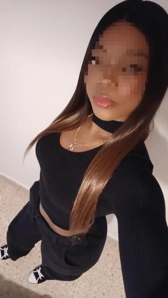 Chica busca chico en Cantabria: Chica busca chico