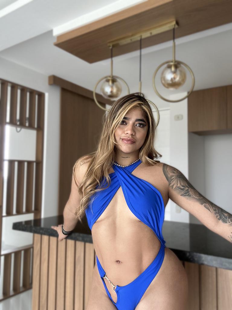602065228: Chica busca chico en Madrid