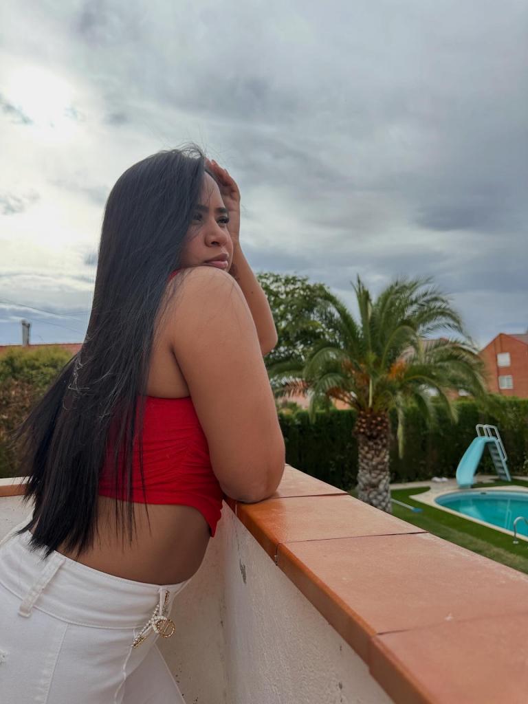 614576440: Chica busca chico en Málaga
