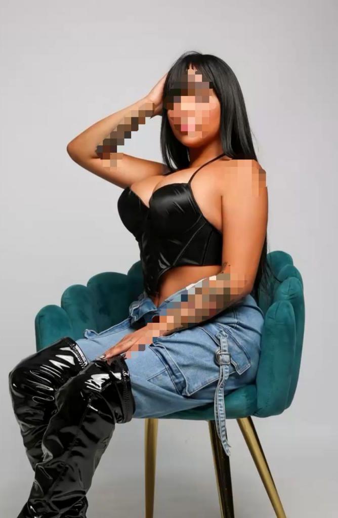 654966336: Chica busca chico en Almería