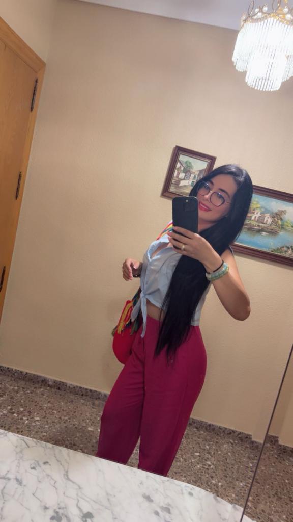 603918851: Chica busca chico en Sevilla