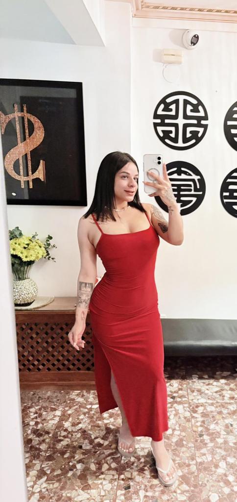 610181893: Chica busca chico en Sevilla