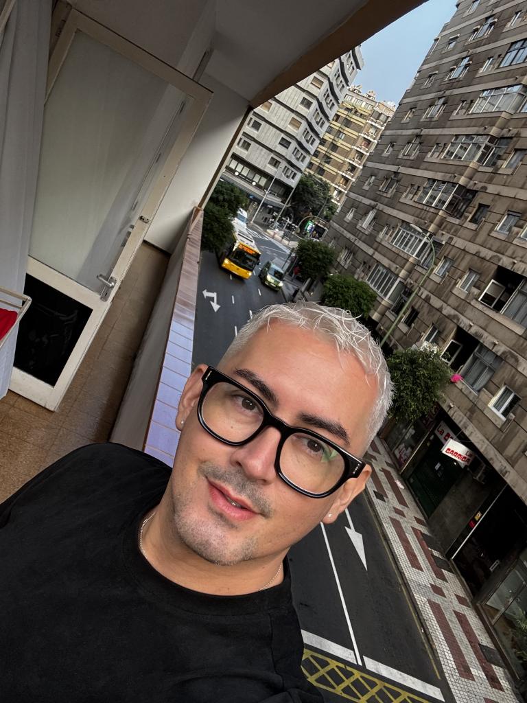 600914421: Chico busca chica en Las Palmas