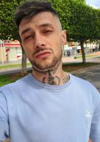 613218116: Chico busca chica en Sevilla