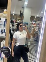664377893: Chica busca chico en Sevilla