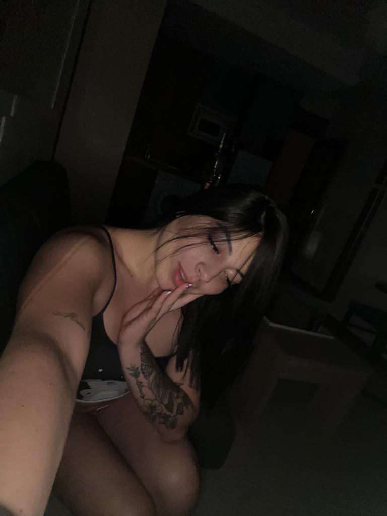 Chica busca chico en Almería: 