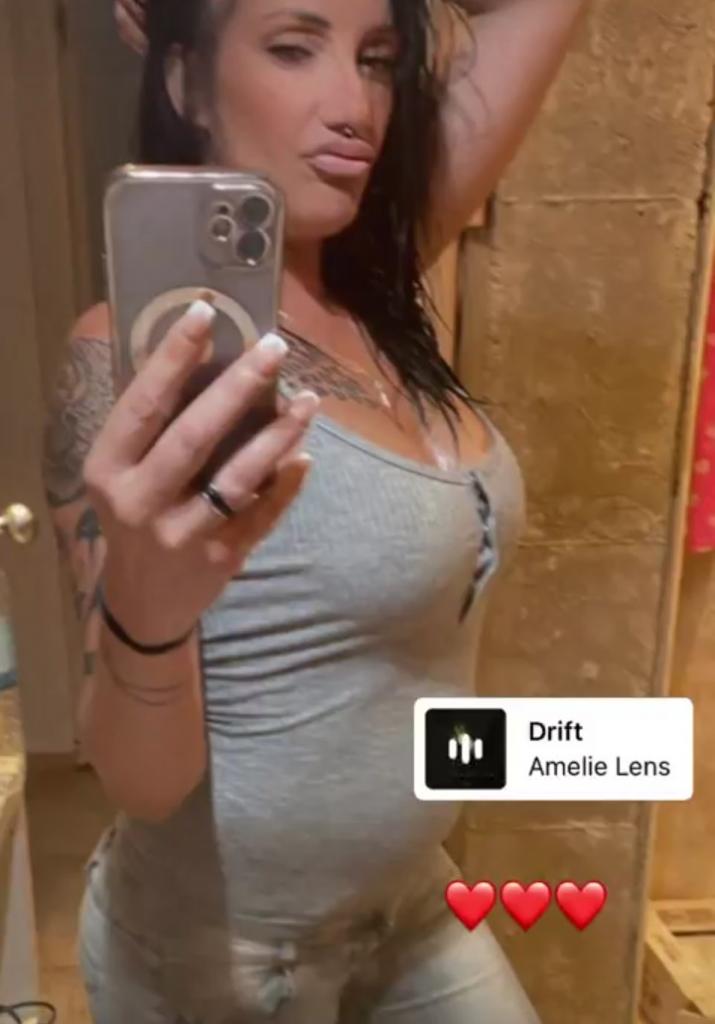647598737: Chica busca chico en Barcelona