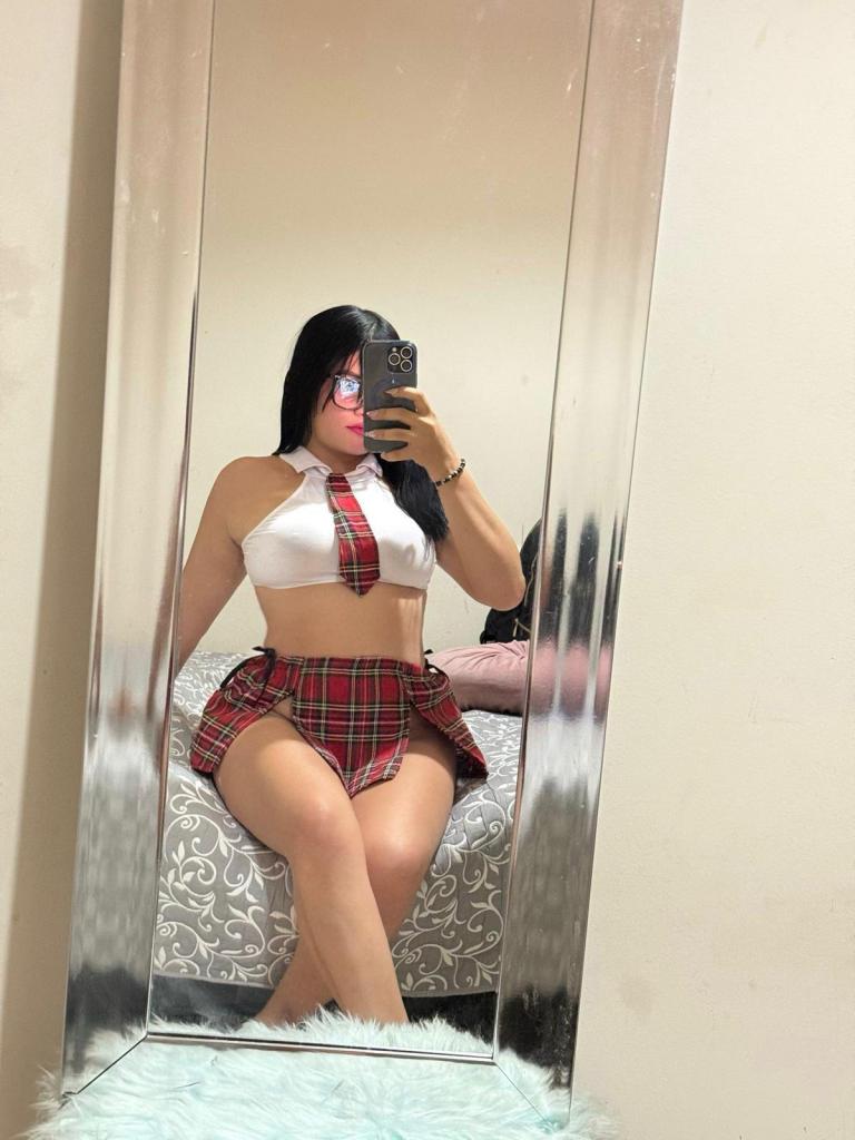 Chica busca chico en Cádiz: 