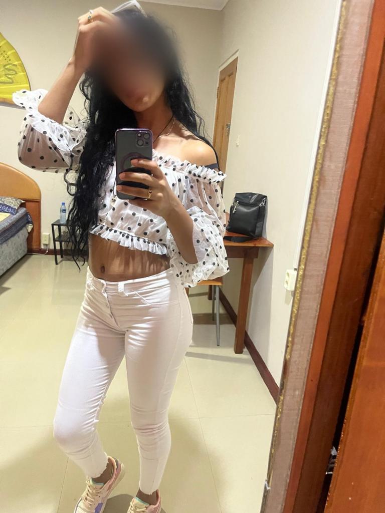 697510706: Chica busca chico en Cádiz