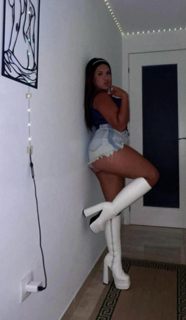 Chica busca chico en Cádiz: 