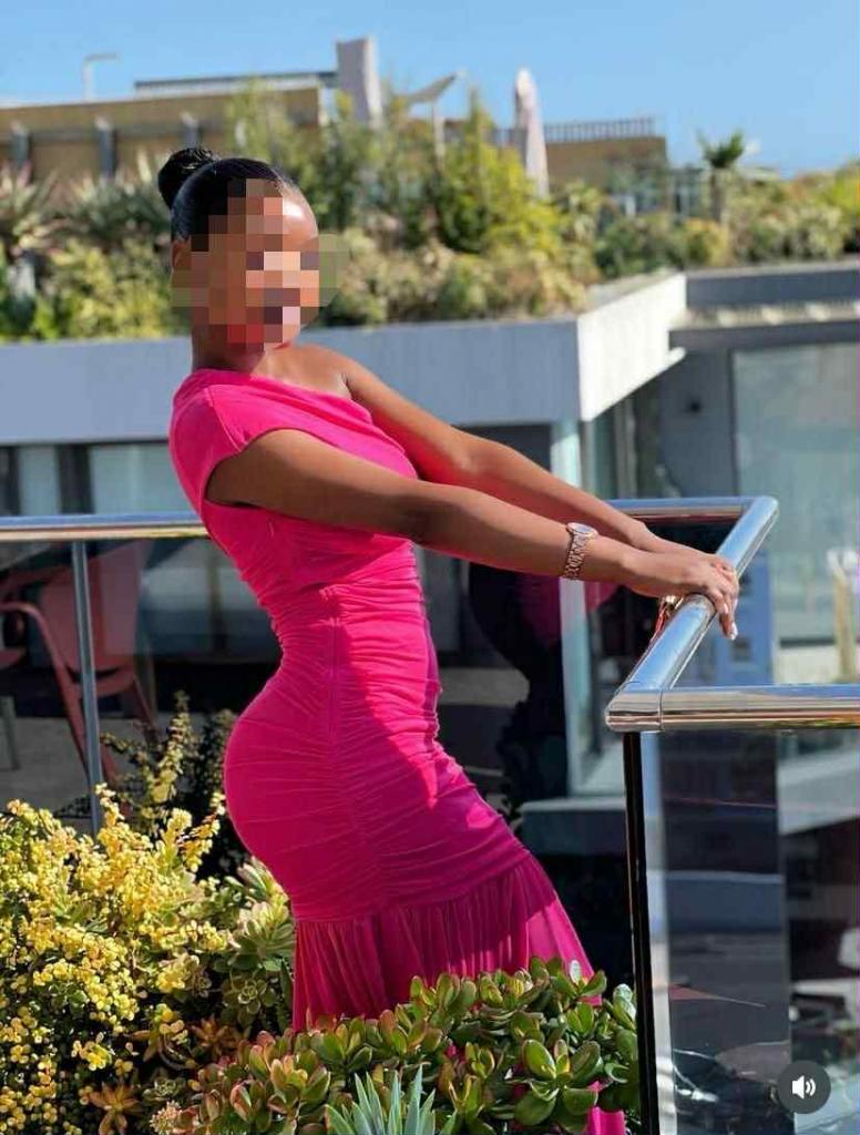 688445875: Chica busca chico en Cantabria