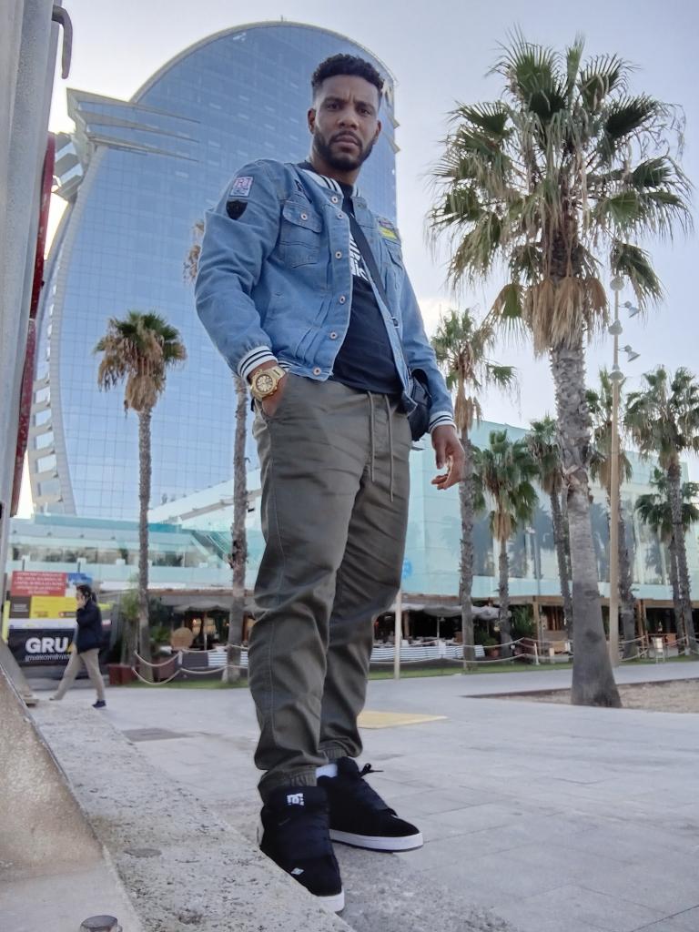 Chico busca chica en Valencia: 