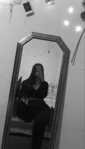 643280460: Chica busca chico en Sevilla