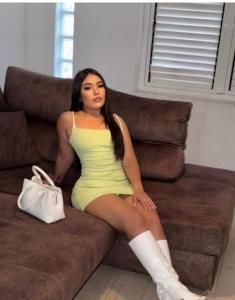 614864059: Chica busca chico en Gerona