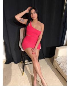 617746381: Chica busca chico en Madrid