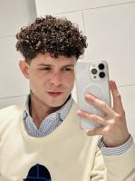 676337518: Chico busca chica en Sevilla