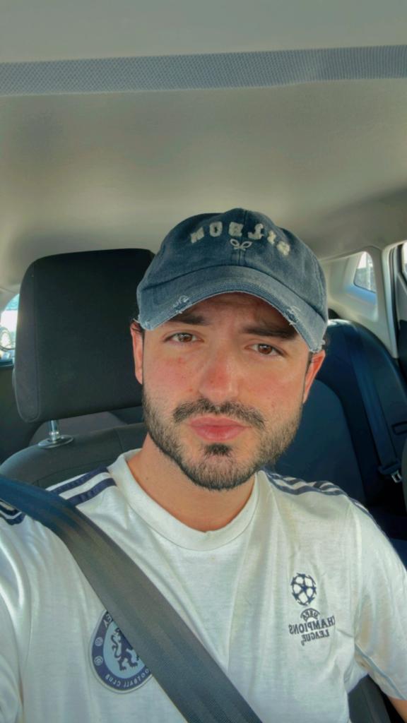 663257205: Chico busca chica en Sevilla