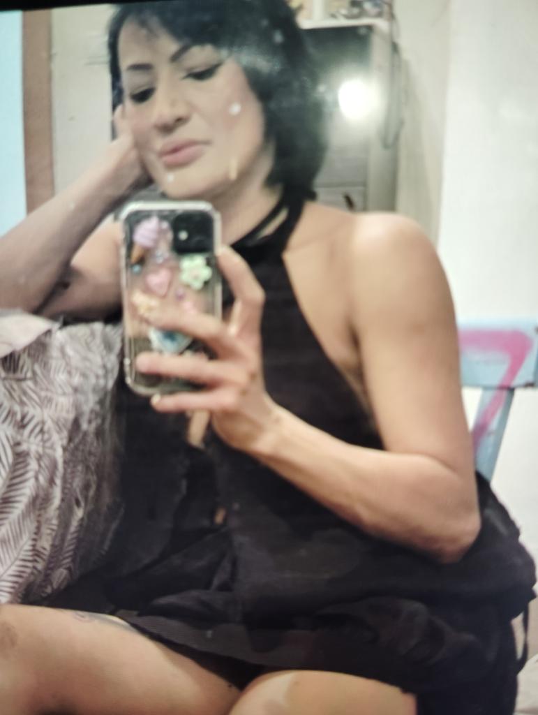 Chica busca chico en Granada: Chica busca chico