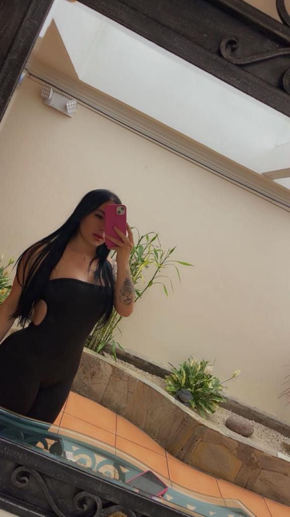 662688570: Chica busca chico en Barcelona